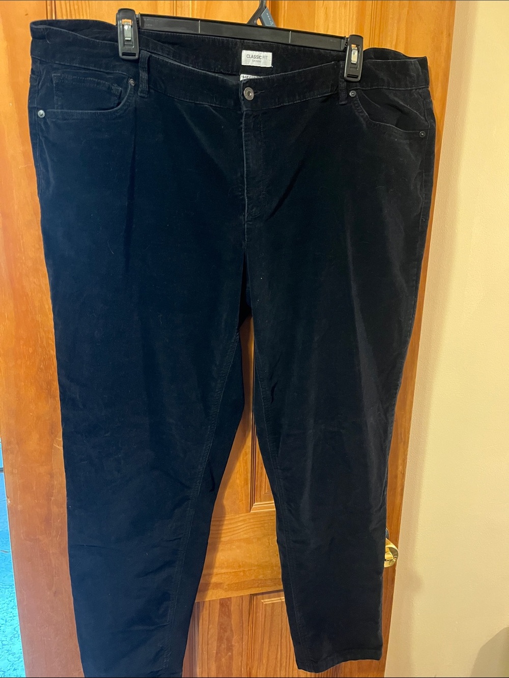 Relaxed Corduroy Women’s Pants in Black